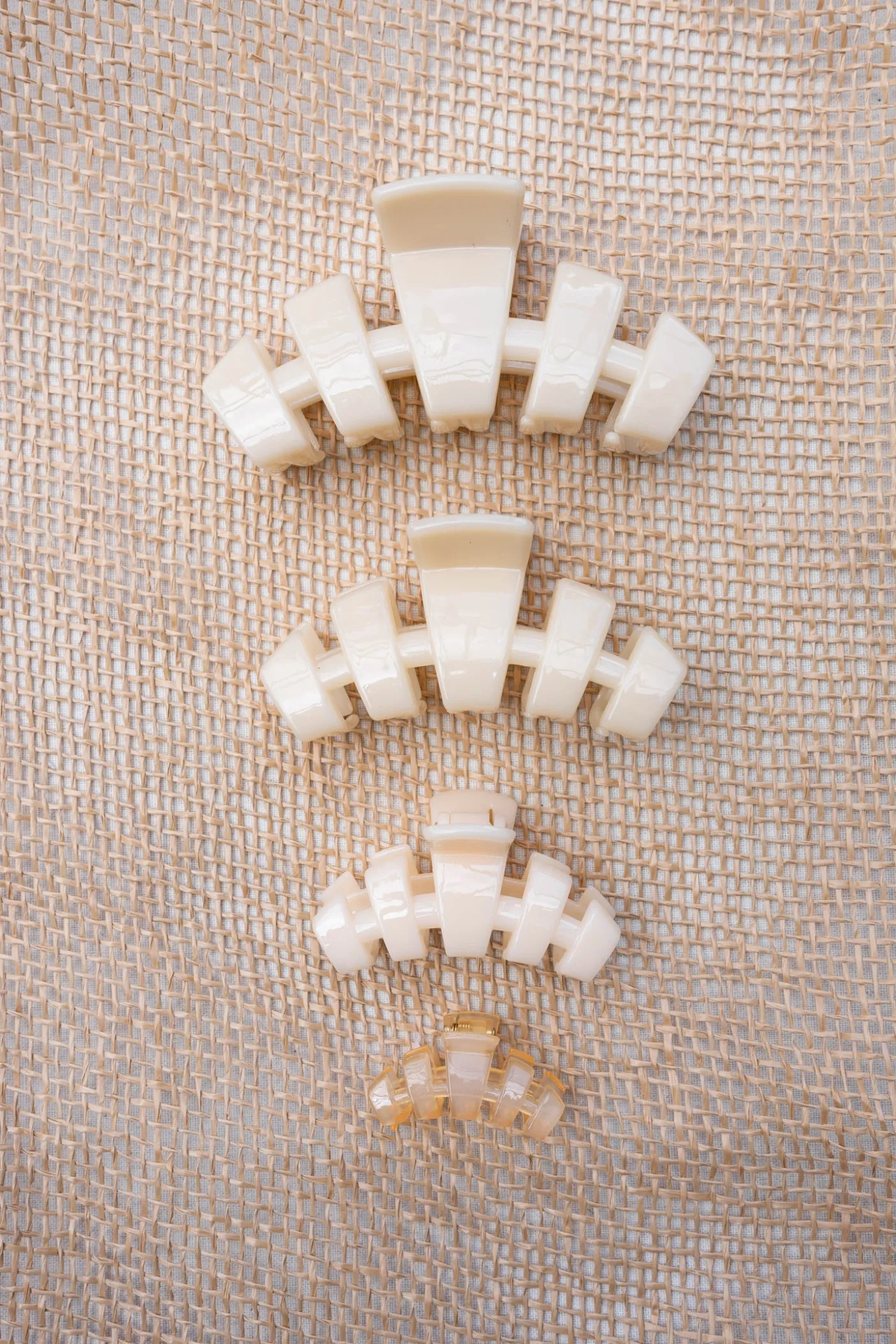 Classic Almond Beige Small Claw Hair Clip
