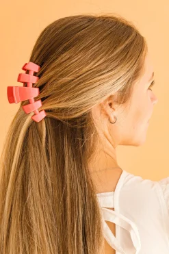Classic Calming Coral Medium Claw Hair Clip