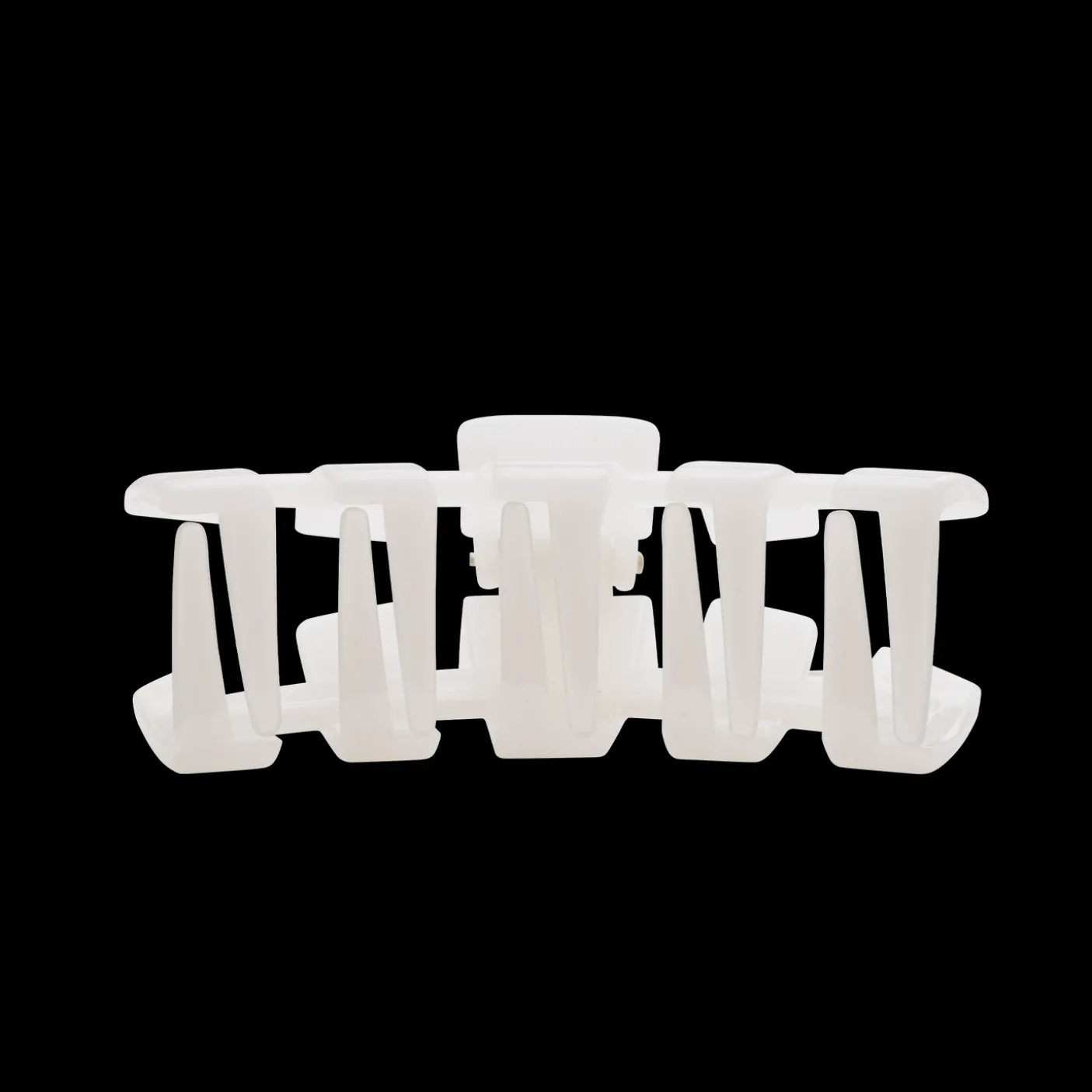Classic Coconut White Medium Claw Hair Clip