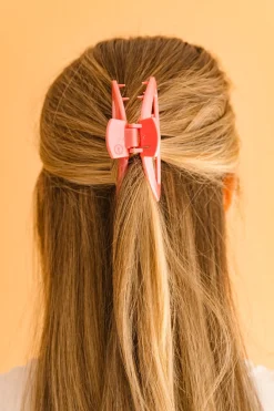 Open Calming Coral Medium Claw Hair Clip